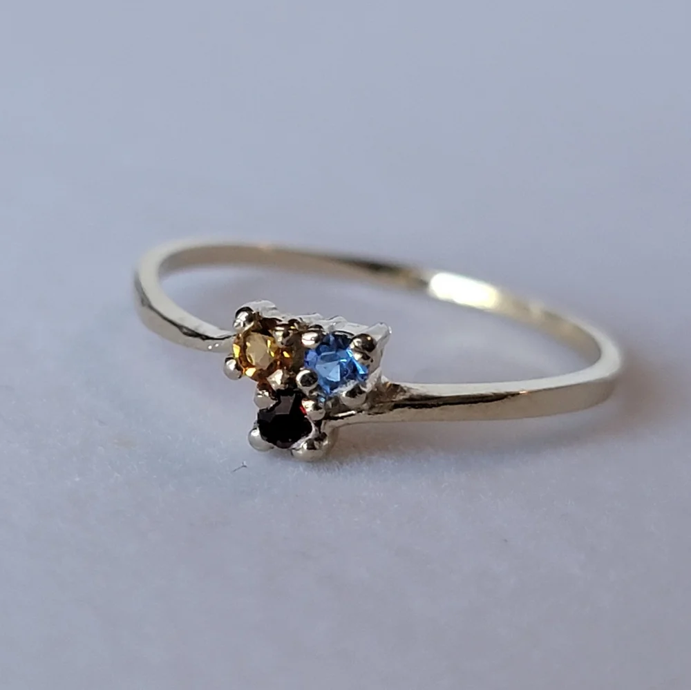 Vintage Dainty Triple Gemstone Stacking Band Gold Tone Ring Primary Color 6 ¾